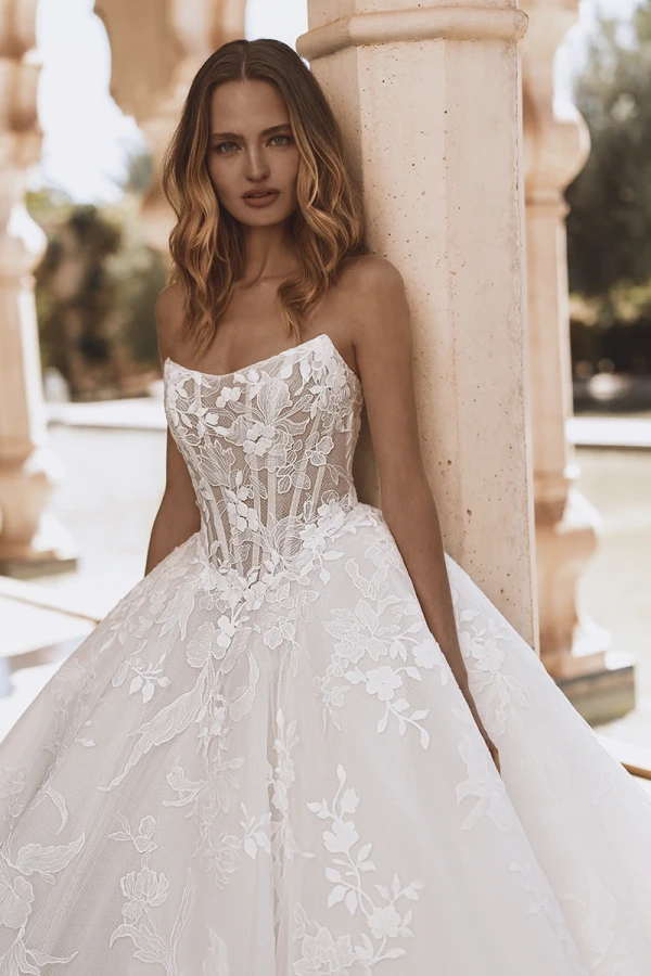 Abiti Sposa Enzoani Bridal 2025 Vogue