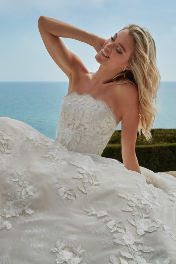 Abiti Sposa Pronovias Barcelona 2026 Evies